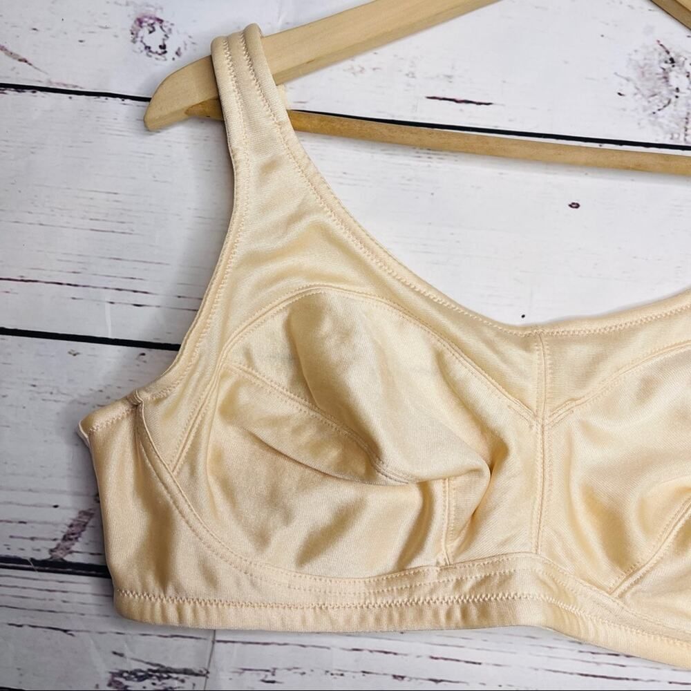 Breezies ivory cream bra 44C - Picture 2 of 11